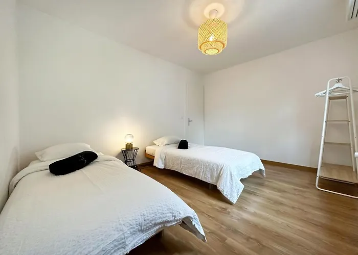 Castelview - Next To The Old Town Апартаменты *